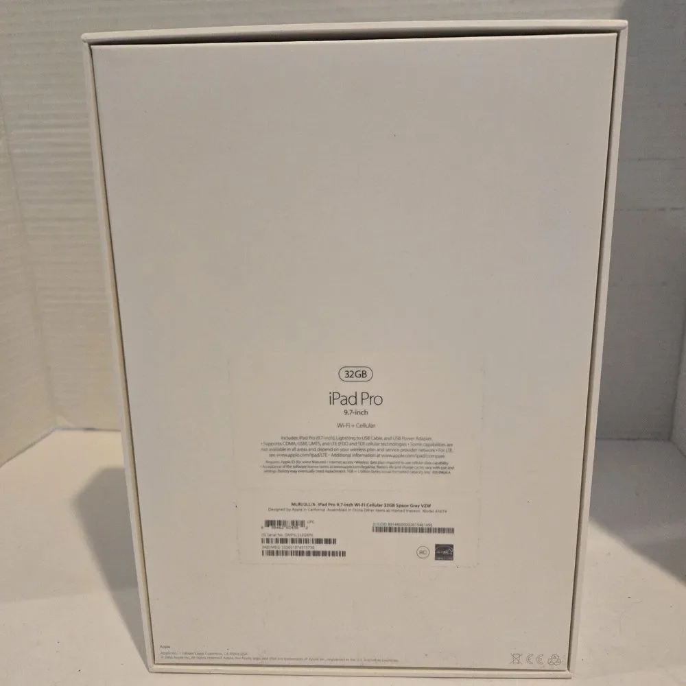 Apple iPad Pro 32GB 9.7 Inch Wi-Fi Space Gray Mlru2ll/a EMPTY‎ BOX ONLY